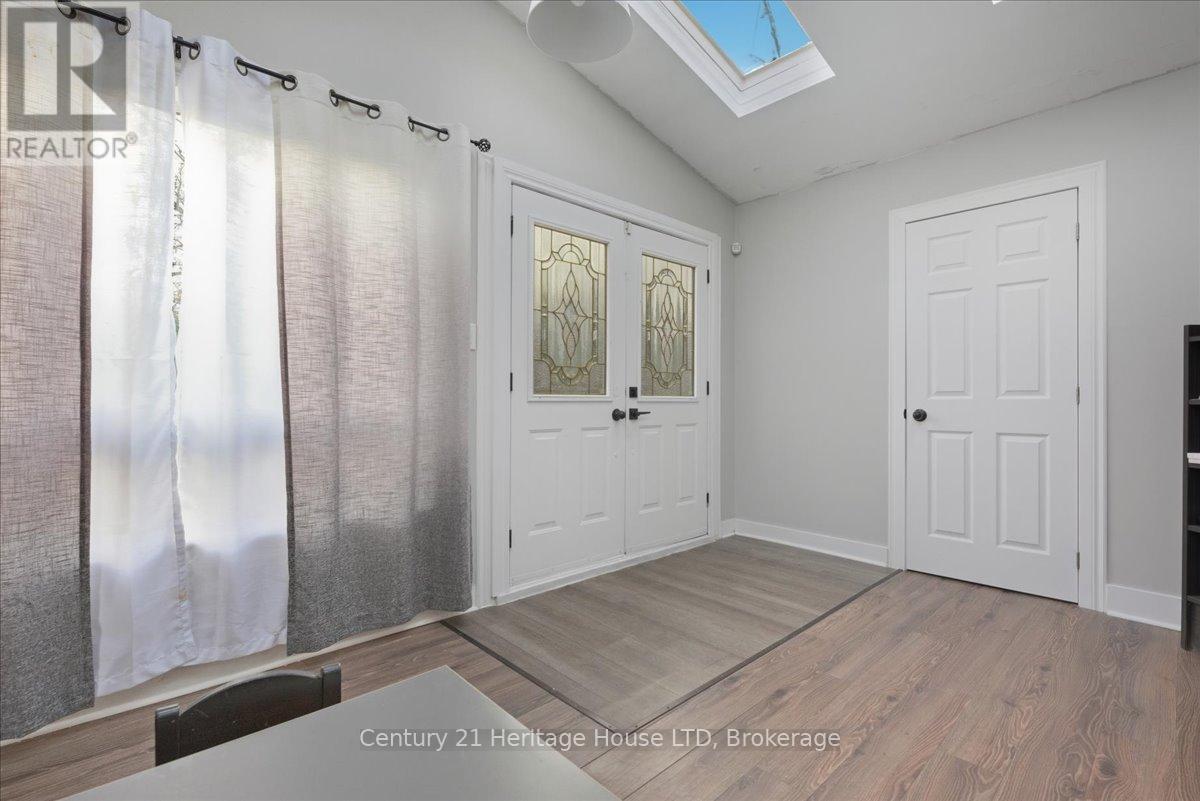 4 Cross Street, St. Catharines, Ontario L2R 2W5 - Photo 11 - X12569548