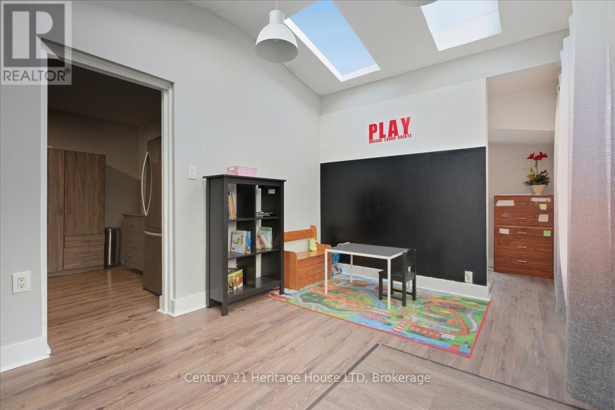 4 Cross Street, St. Catharines, Ontario L2R 2W5 - Photo 13 - X12569548