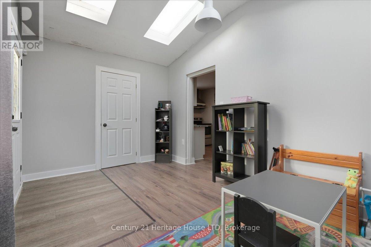 4 Cross Street, St. Catharines, Ontario L2R 2W5 - Photo 14 - X12569548