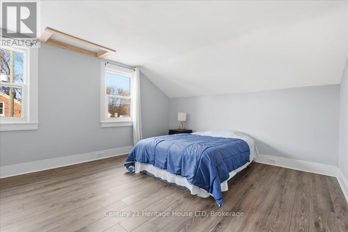 4 Cross Street, St. Catharines, Ontario L2R 2W5 - Photo 15 - X12569548