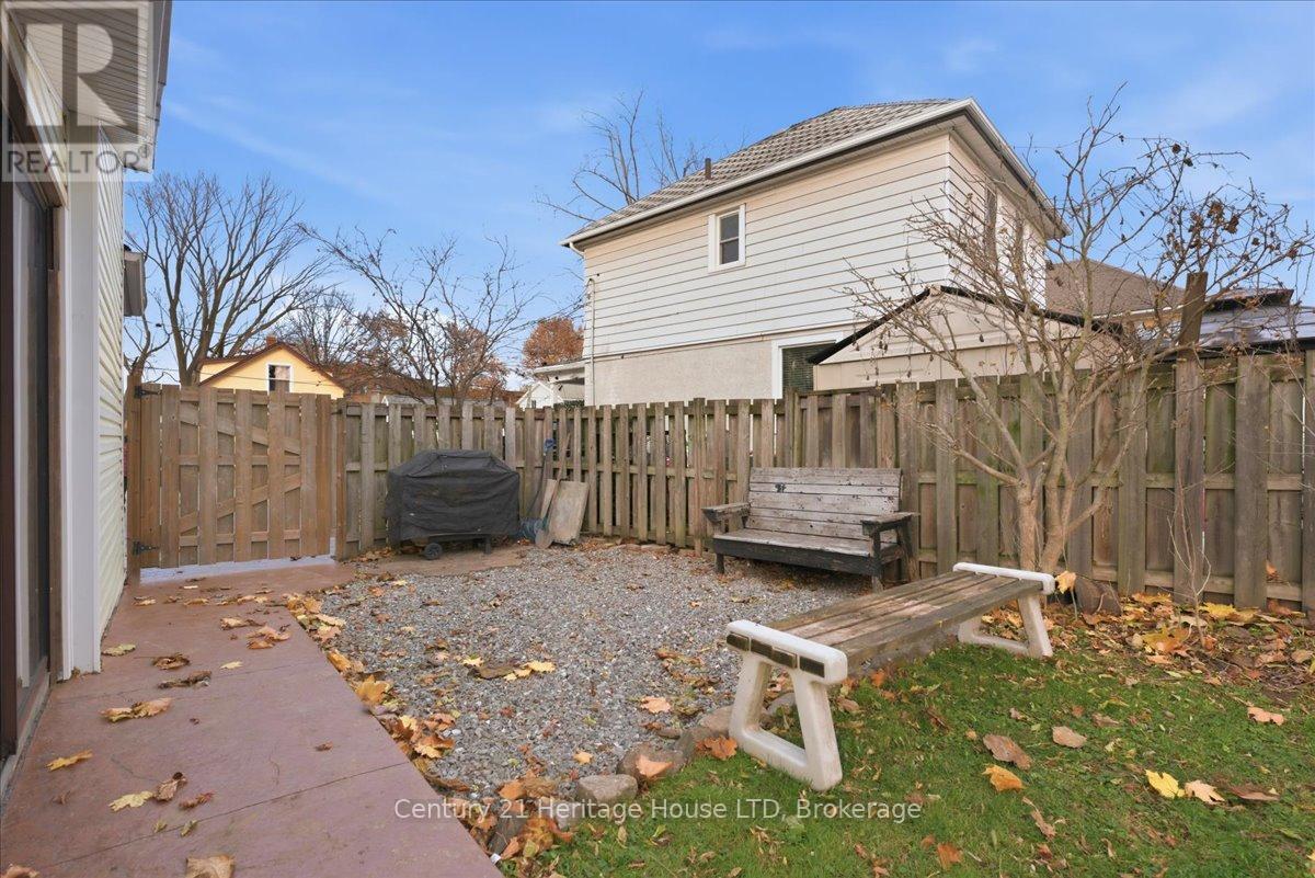 4 Cross Street, St. Catharines, Ontario L2R 2W5 - Photo 22 - X12569548