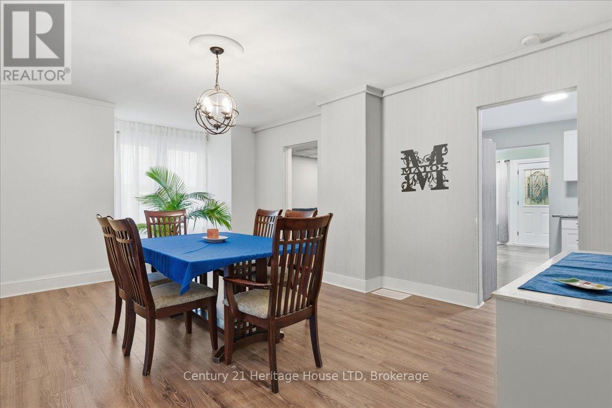 4 Cross Street, St. Catharines, Ontario L2R 2W5 - Photo 5 - X12569548