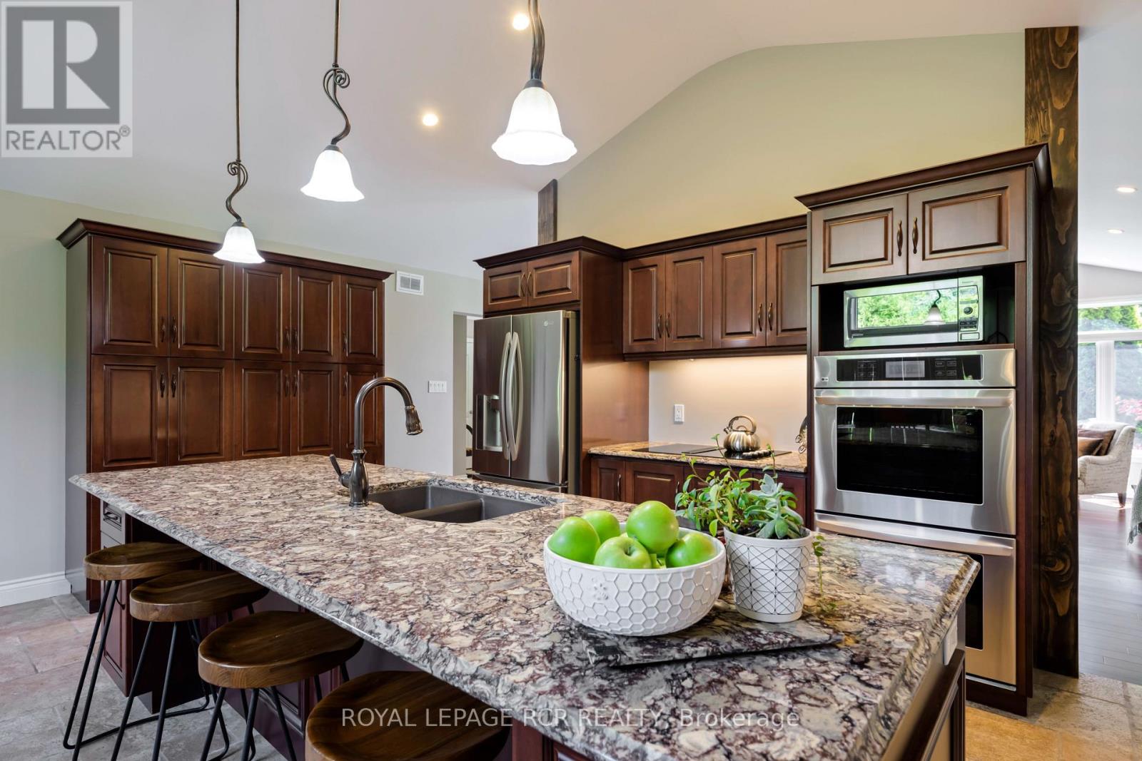 555374 Mono Amaranth Line, Amaranth, Ontario  L9V 1L7 - Photo 16 - X12247847