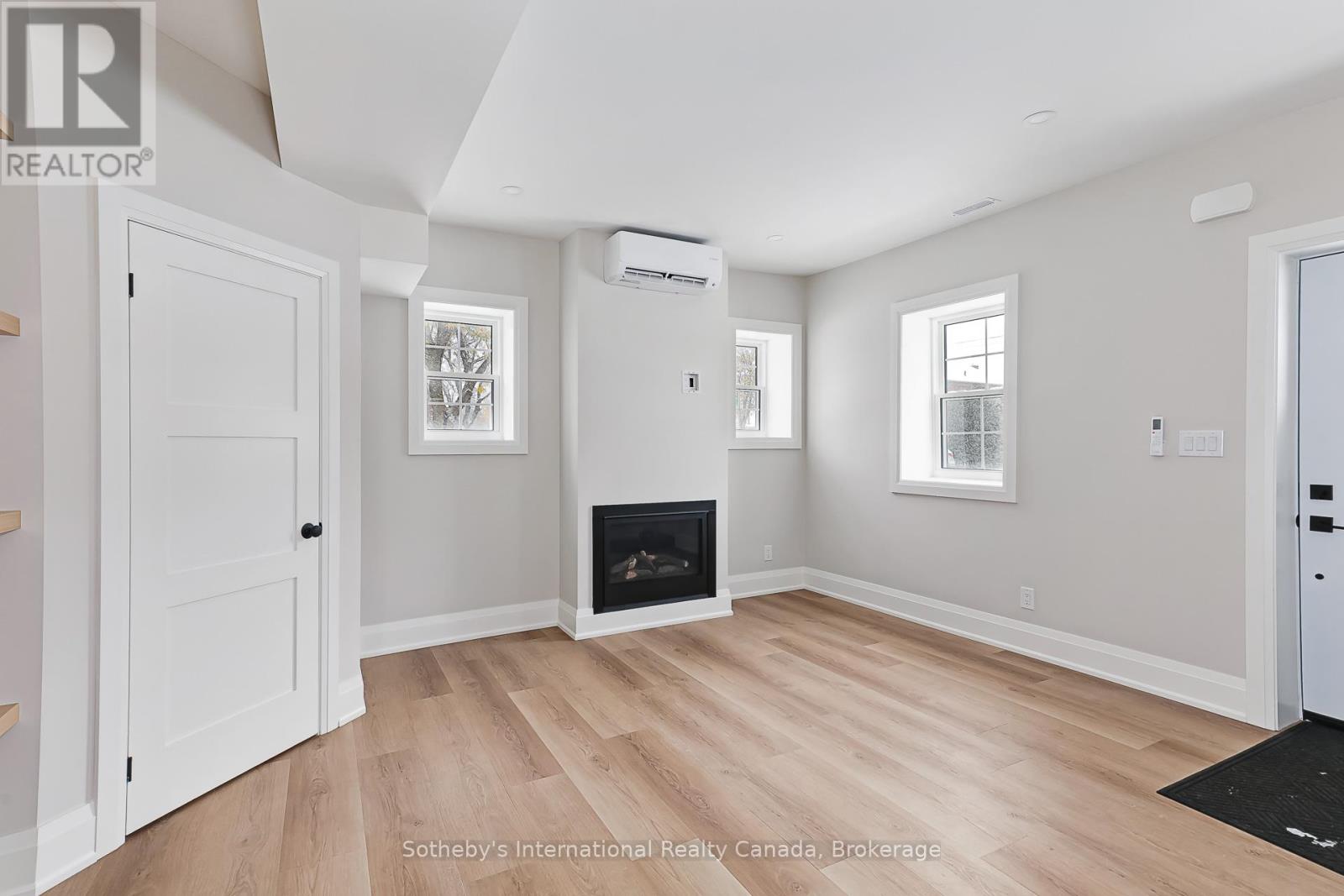 363 Sixth Street, Collingwood, Ontario  L9Y 1Z6 - Photo 5 - S12569402