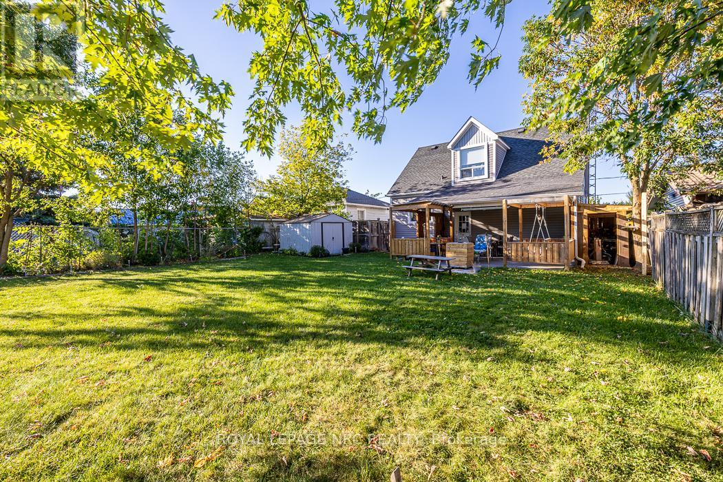 14 Oakwood Avenue, St. Catharines, Ontario  L2P 1L1 - Photo 24 - X12438410