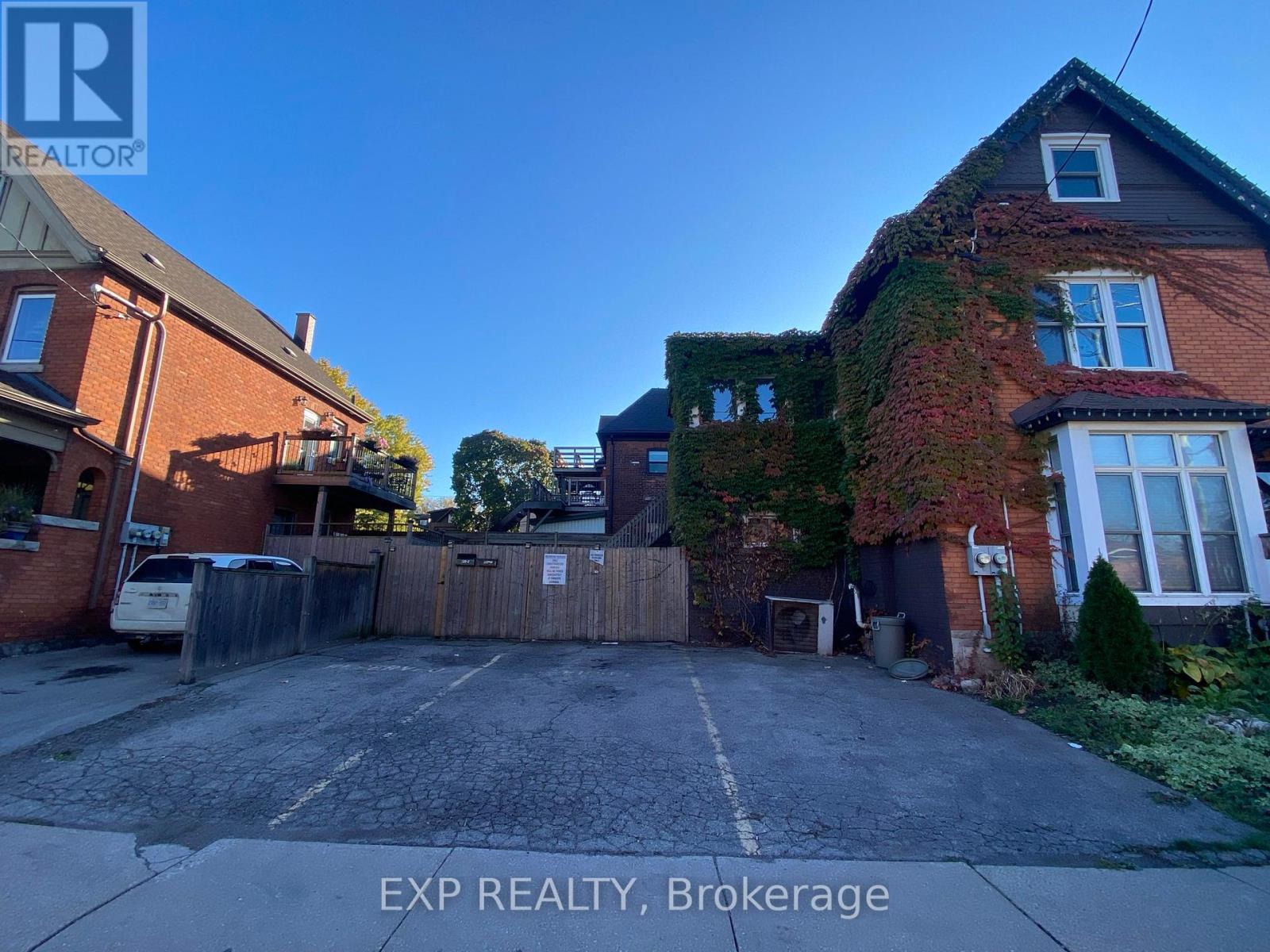 Upper - 229 Locke Street S, Hamilton, Ontario  L8P 4B8 - Photo 24 - X12569550