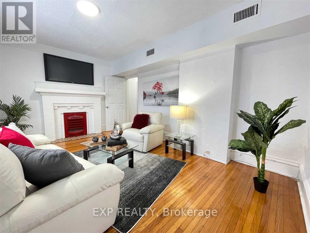 Upper - 229 Locke Street S, Hamilton, Ontario  L8P 4B8 - Photo 6 - X12569550