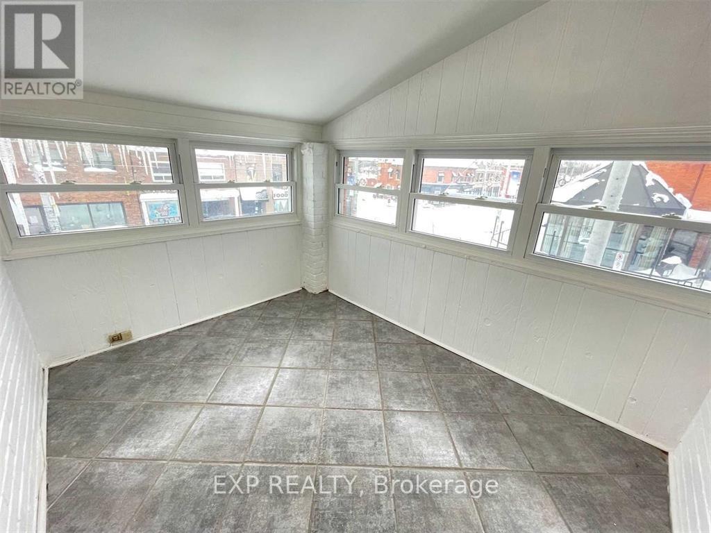 Upper - 229 Locke Street S, Hamilton, Ontario  L8P 4B8 - Photo 7 - X12569550