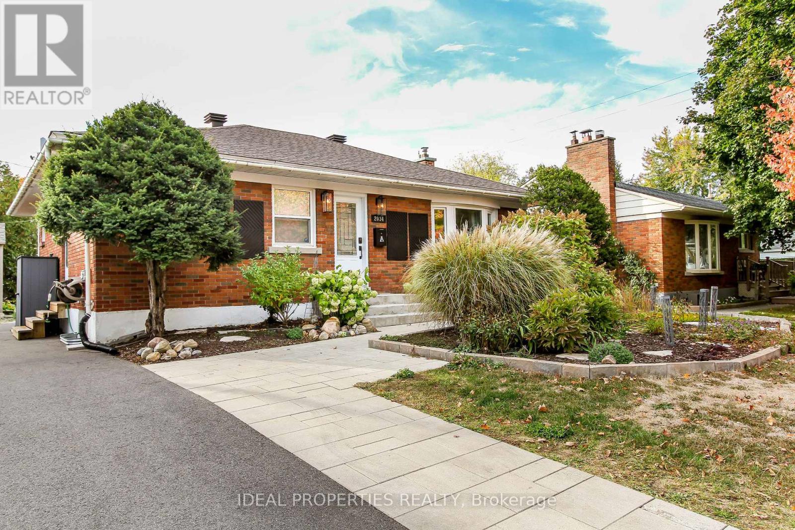 A - 2034 Saunderson Drive, Ottawa, Ontario  K1G 2E6 - Photo 1 - X12569610