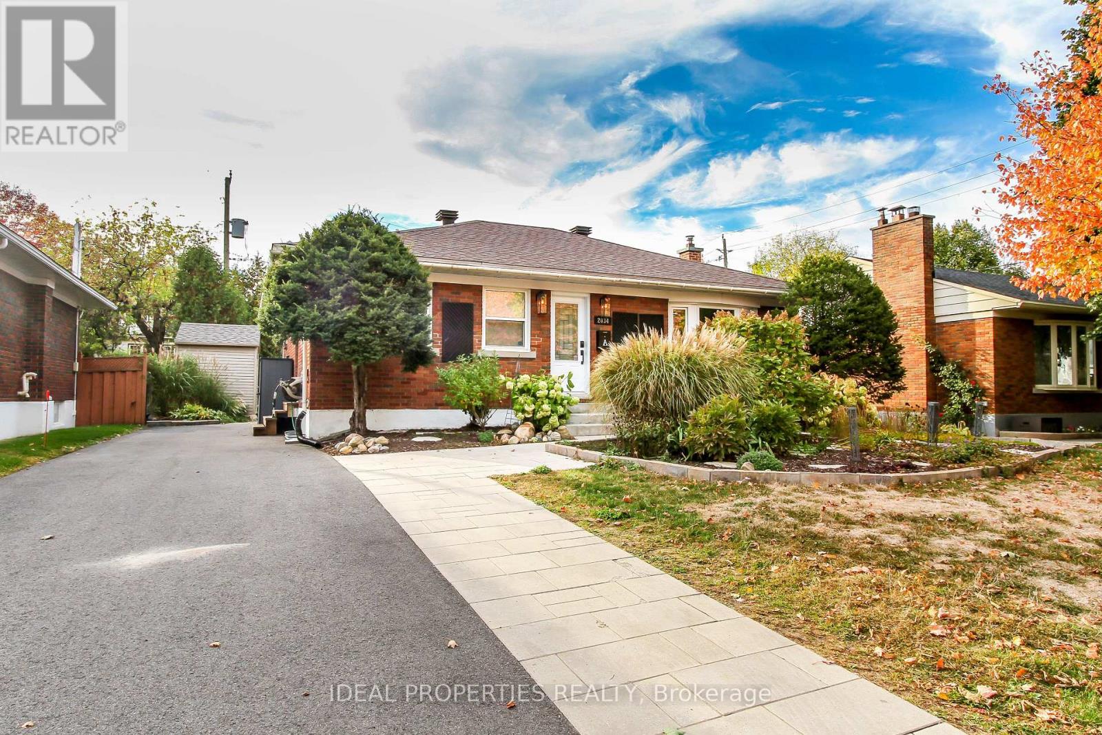 A - 2034 Saunderson Drive, Ottawa, Ontario  K1G 2E6 - Photo 2 - X12569610