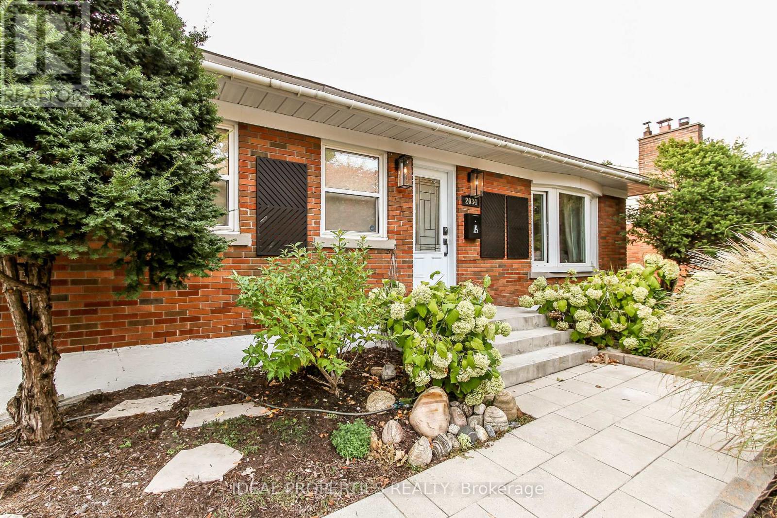 A - 2034 Saunderson Drive, Ottawa, Ontario  K1G 2E6 - Photo 3 - X12569610