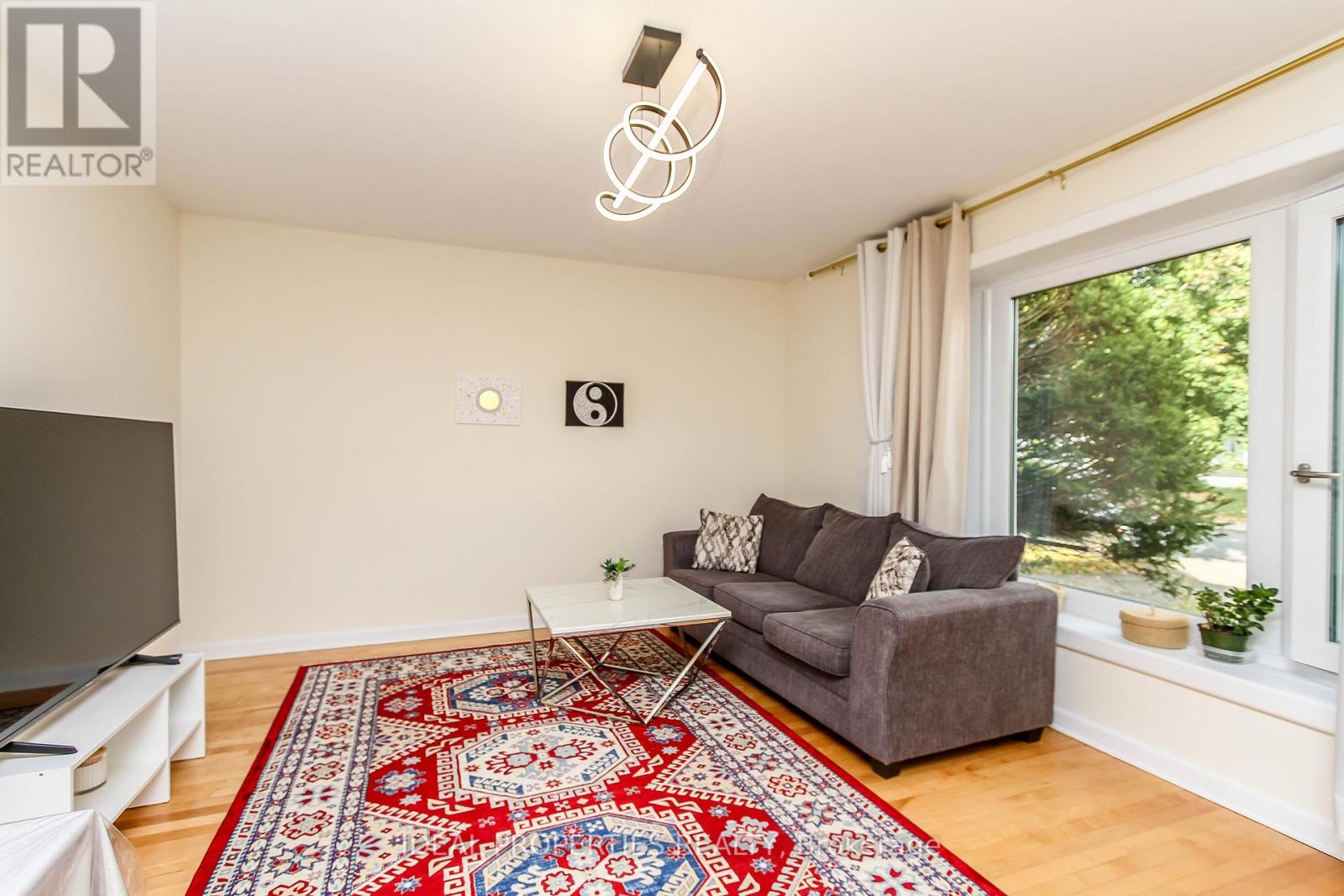 A - 2034 Saunderson Drive, Ottawa, Ontario  K1G 2E6 - Photo 8 - X12569610