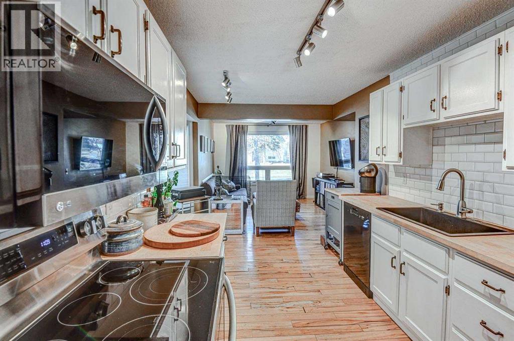 80 Woodglen Road Sw, Calgary, Alberta  t2w 4n1 - Photo 12 - A2271803