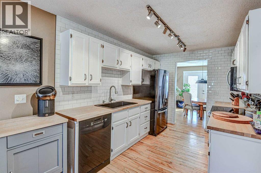 80 Woodglen Road Sw, Calgary, Alberta  t2w 4n1 - Photo 10 - A2271803