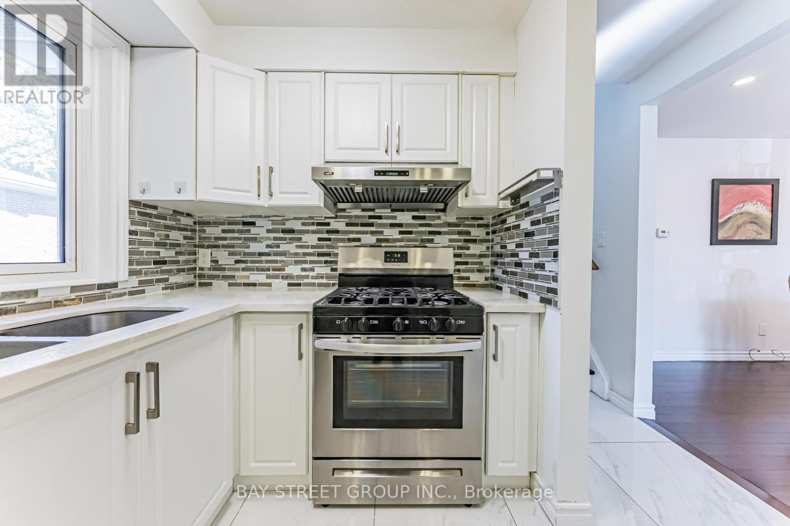 Main Floor #2 - 43 Sherwood Forest Drive, Markham, Ontario  L3P 1P5 - Photo 13 - N12569562