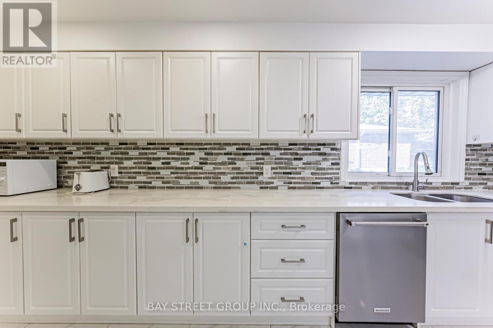 Main Floor #2 - 43 Sherwood Forest Drive, Markham, Ontario  L3P 1P5 - Photo 14 - N12569562