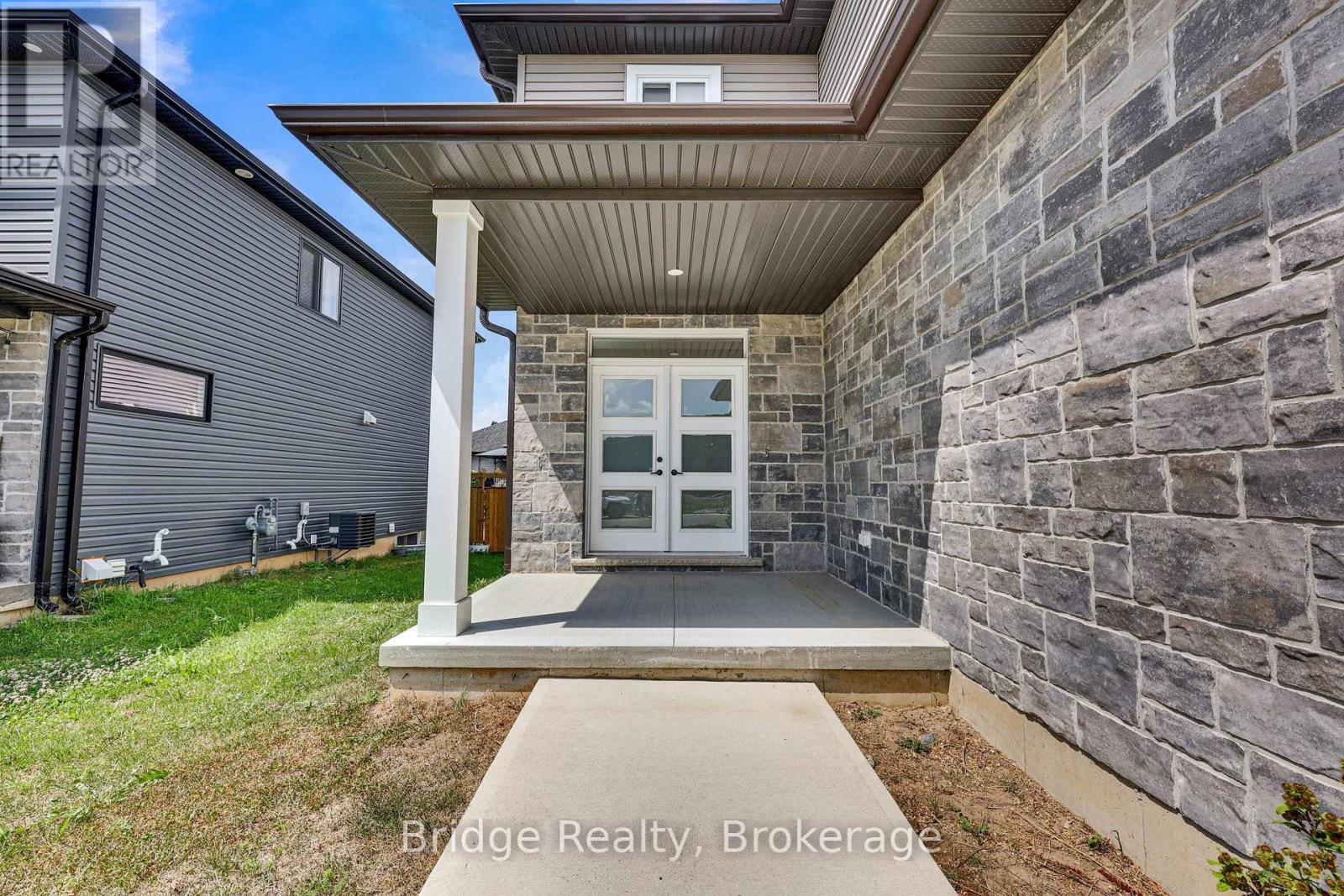 66 Cash Crescent, Ingersoll, Ontario  N5C 0E2 - Photo 2 - X12569628