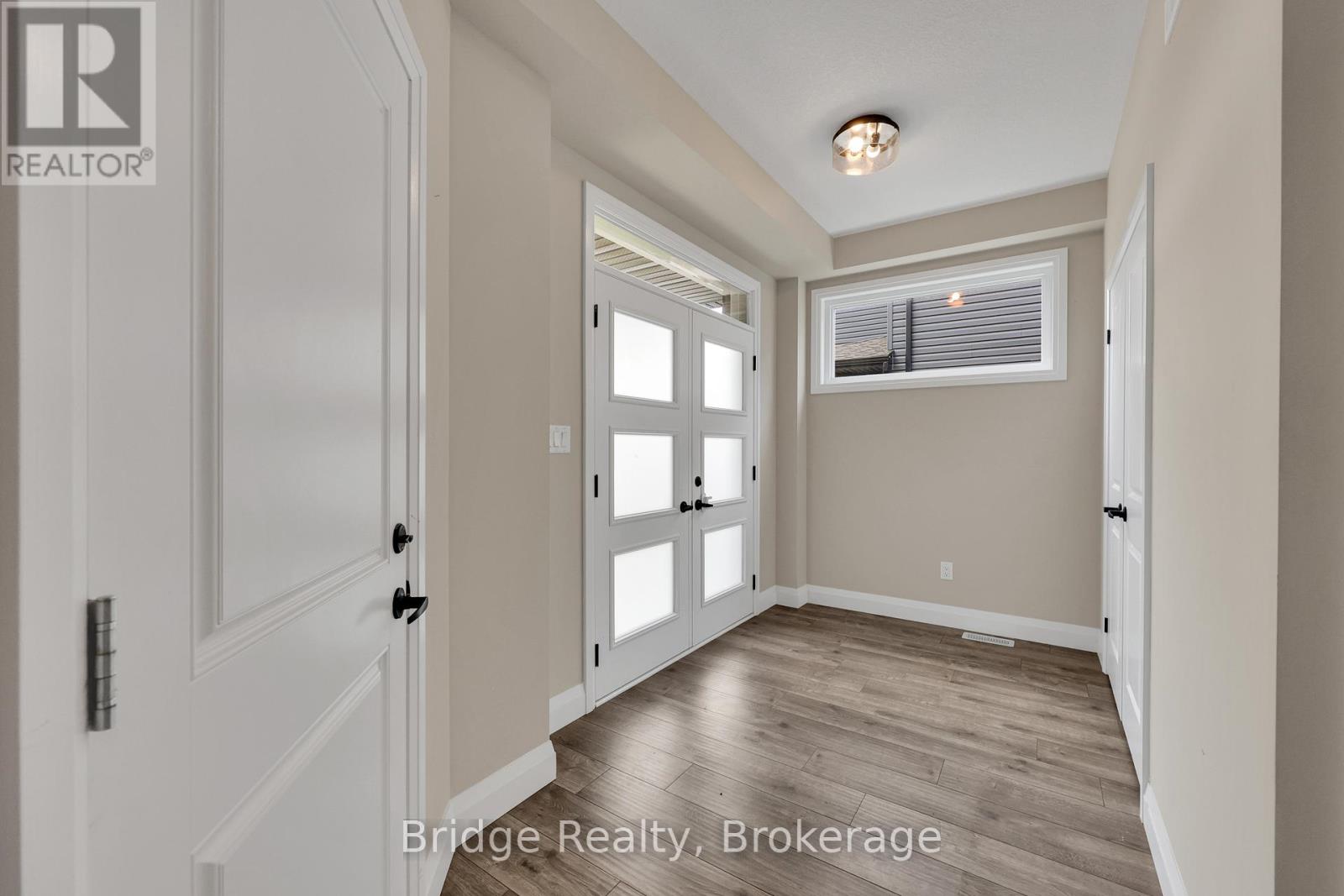 66 Cash Crescent, Ingersoll, Ontario  N5C 0E2 - Photo 3 - X12569628