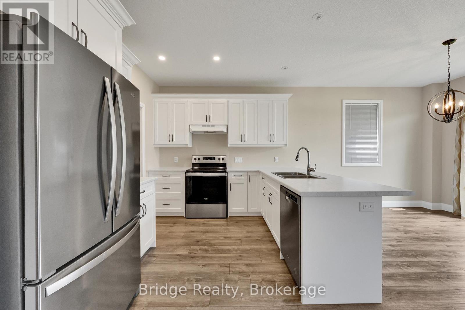 66 Cash Crescent, Ingersoll, Ontario  N5C 0E2 - Photo 6 - X12569628