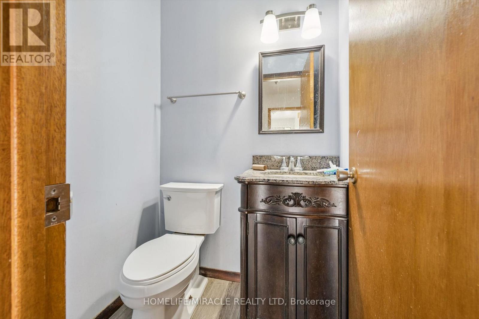 56 Elgin Drive, Brampton, Ontario  L6Y 1A8 - Photo 16 - W12569566