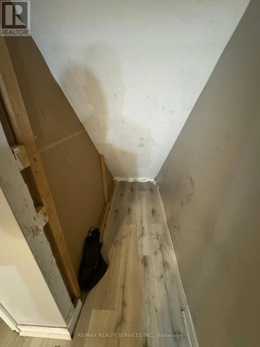 246 John Garland (Basement) Boulevard, Toronto, Ontario  M9V 1N8 - Photo 22 - W12569576