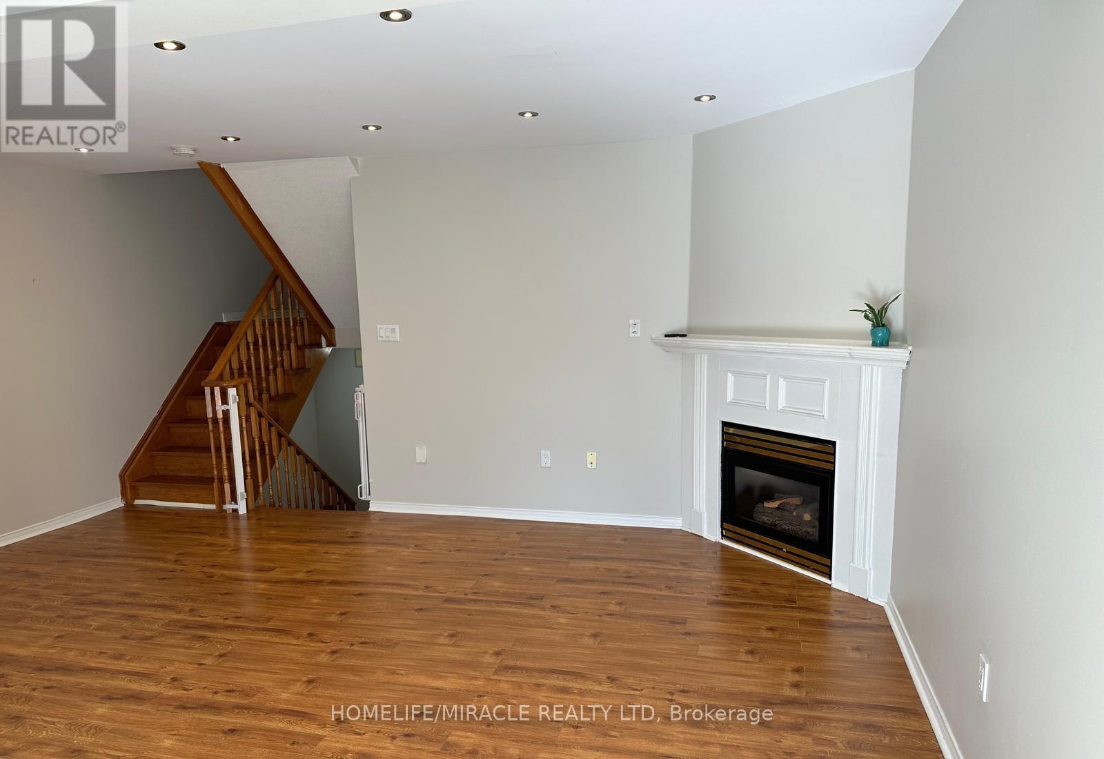 67 - 1588 South Parade Court, Mississauga, Ontario  L5M 6E7 - Photo 2 - W12569582