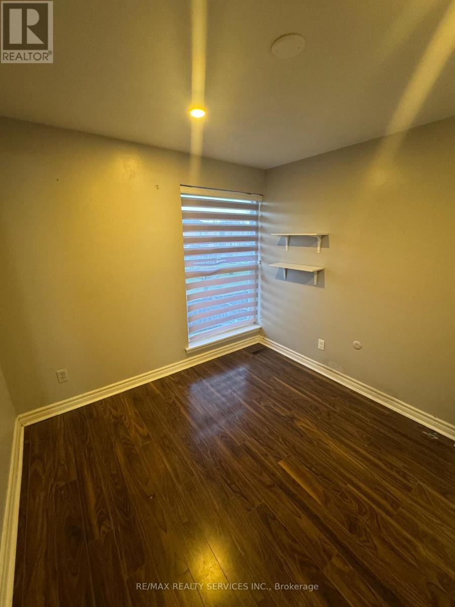 43 - 246 John Garland ( Main) Boulevard, Toronto, Ontario  M9V 1N8 - Photo 13 - W12569586