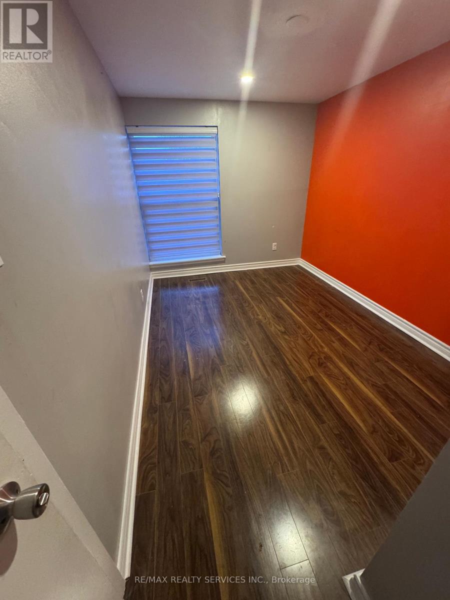 43 - 246 John Garland ( Main) Boulevard, Toronto, Ontario  M9V 1N8 - Photo 17 - W12569586