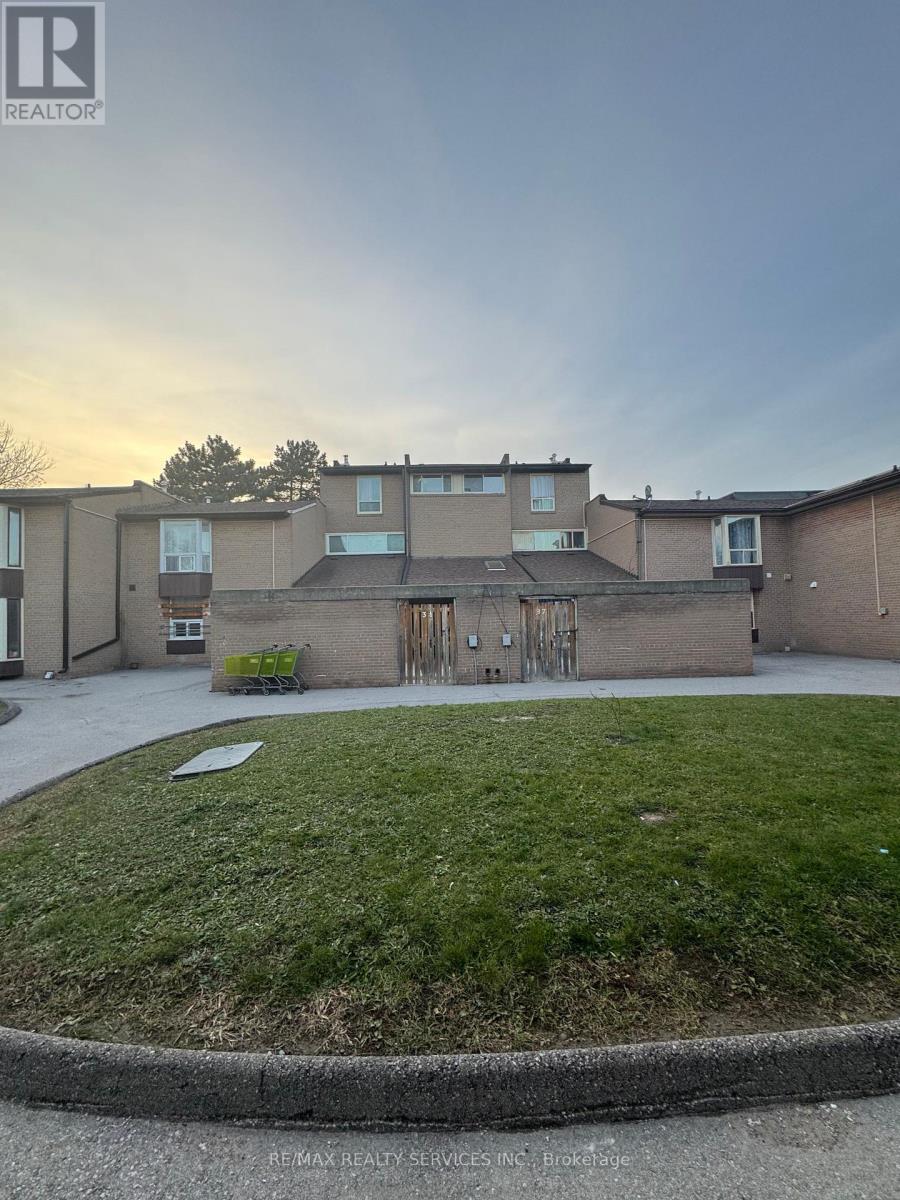 43 - 246 John Garland ( Main) Boulevard, Toronto, Ontario  M9V 1N8 - Photo 30 - W12569586