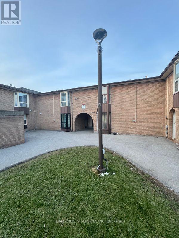 43 - 246 John Garland ( Main) Boulevard, Toronto, Ontario  M9V 1N8 - Photo 31 - W12569586