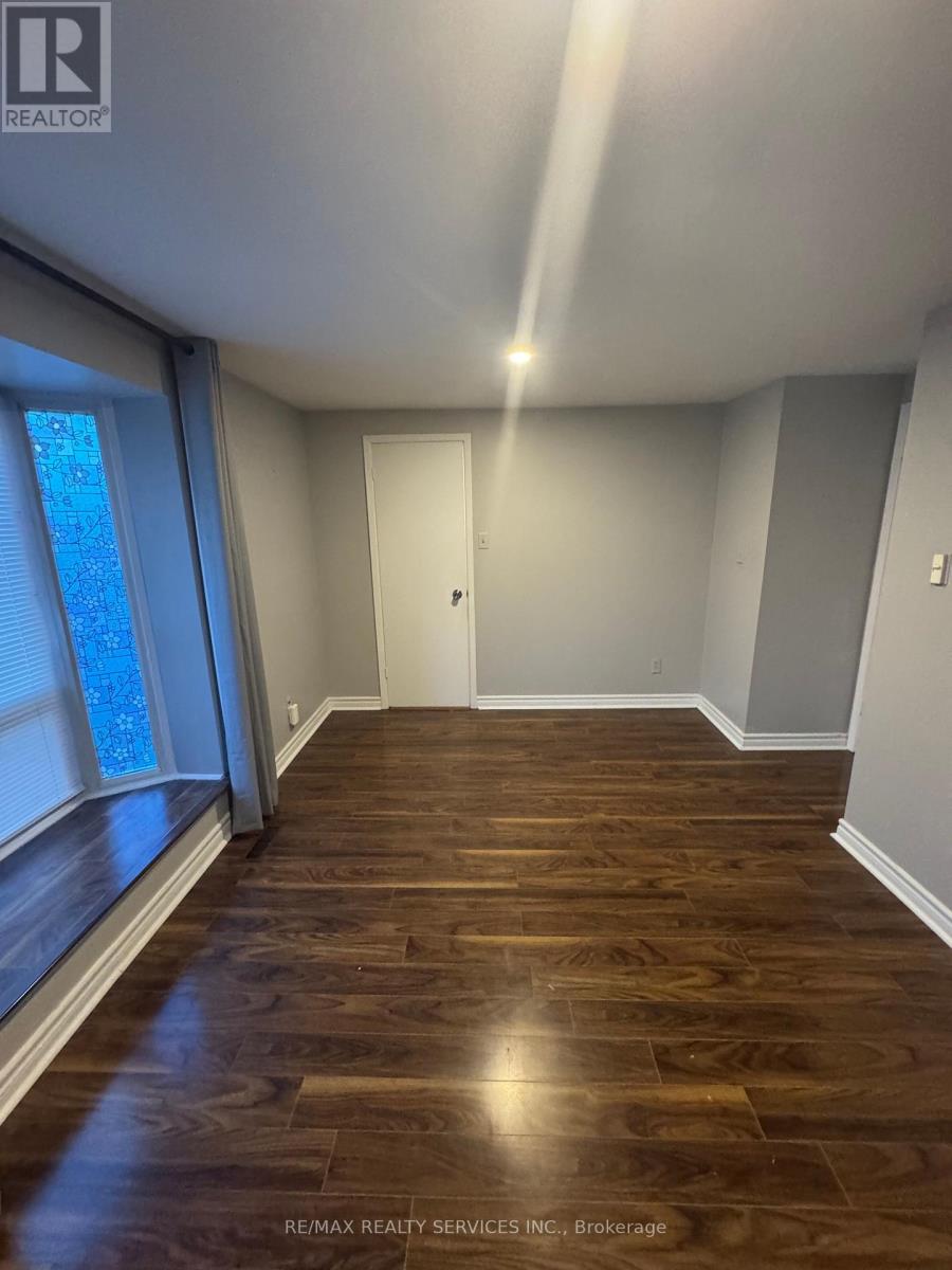 43 - 246 John Garland ( Main) Boulevard, Toronto, Ontario  M9V 1N8 - Photo 6 - W12569586