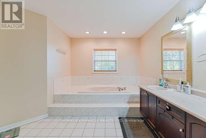 7 Sheepberry Terrace, Brampton, Ontario  L7A 2B6 - Photo 23 - W12569590