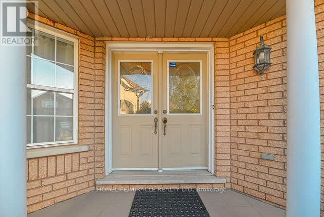 7 Sheepberry Terrace, Brampton, Ontario  L7A 2B6 - Photo 3 - W12569590