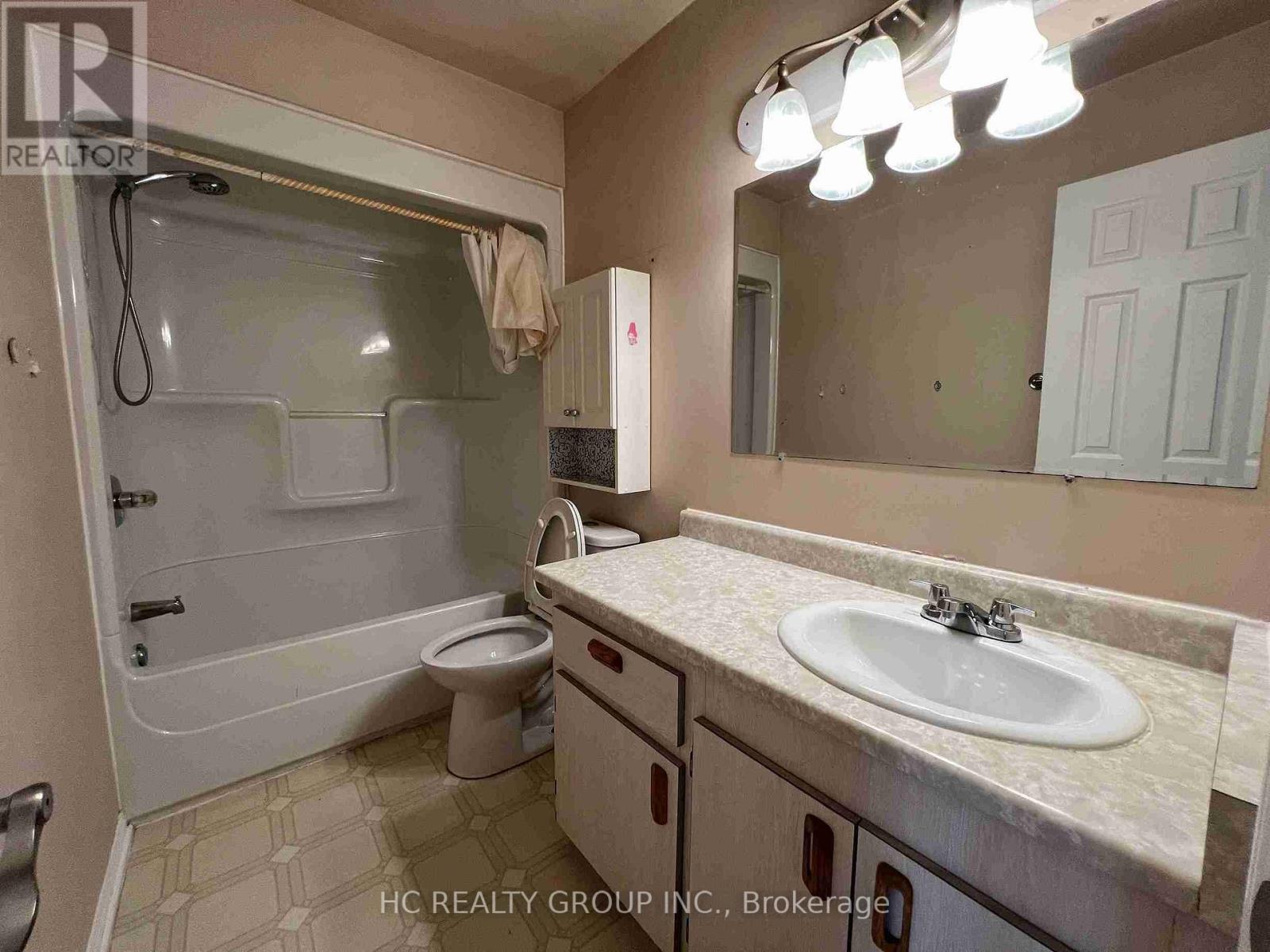 575 Gainsborough Road, London North, Ontario  N6G 2C5 - Photo 8 - X12569584