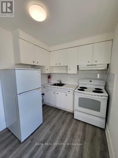 Upper - 640 Crawford Street, Toronto, Ontario  M6G 3K2 - Photo 8 - C12559050