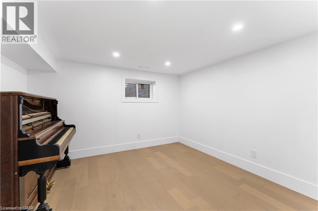 5427 Anthony Place, Burlington, Ontario  L7L 3G9 - Photo 38 - 40789992