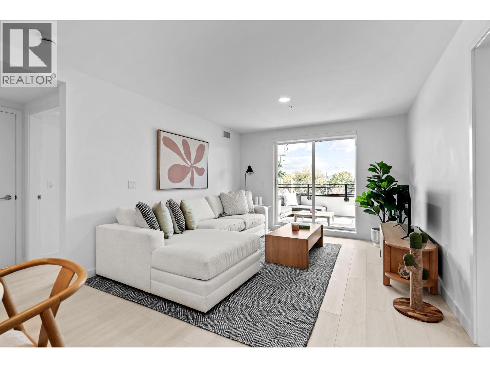 310 2419 GRANT STREET, Vancouver, British Columbia