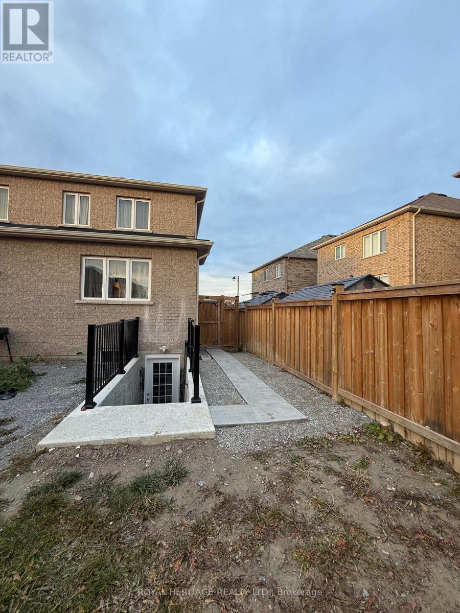 985 Black Cherry Drive, Oshawa, Ontario  L1K 0P2 - Photo 5 - E12568958