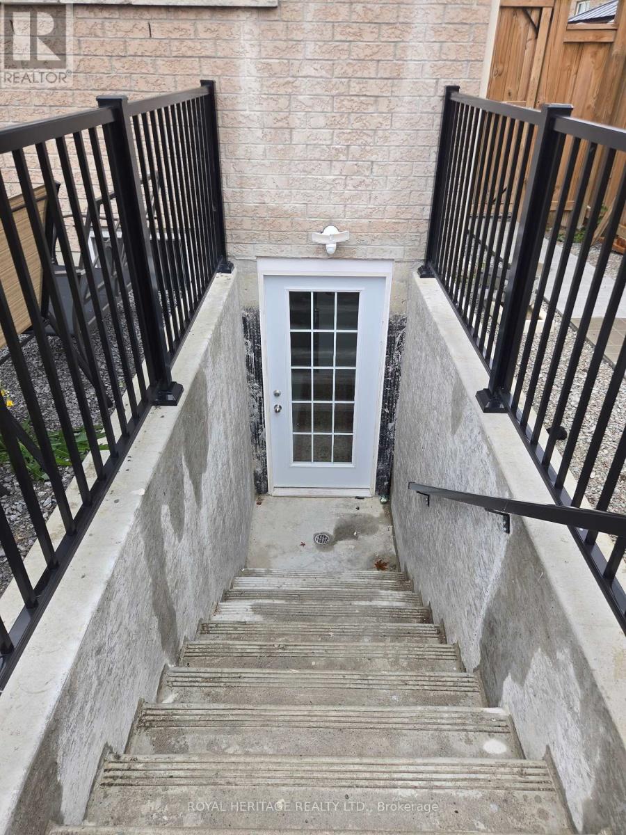 985 Black Cherry Drive, Oshawa, Ontario  L1K 0P2 - Photo 6 - E12568958