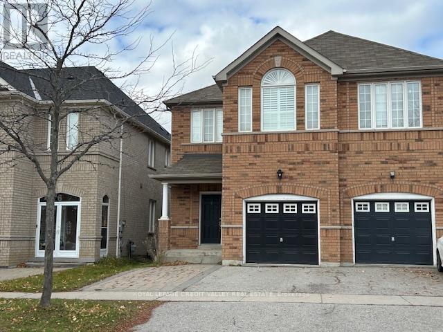 4 Blue Meadow Court, Markham, Ontario  L6B 0H9 - Photo 1 - N12569634