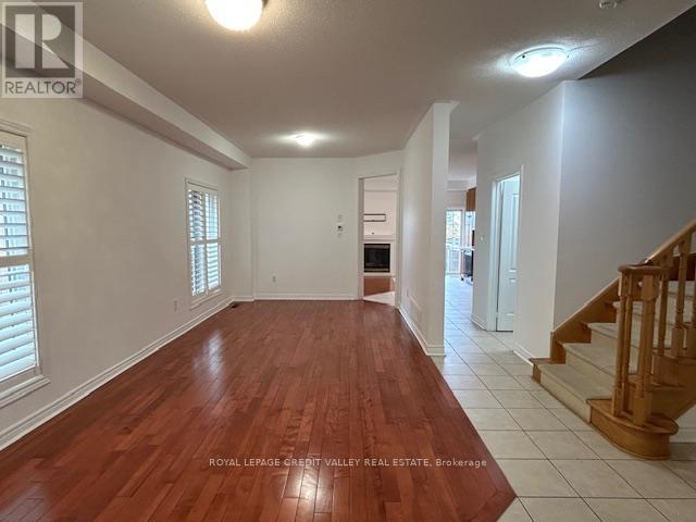 4 Blue Meadow Court, Markham, Ontario  L6B 0H9 - Photo 4 - N12569634