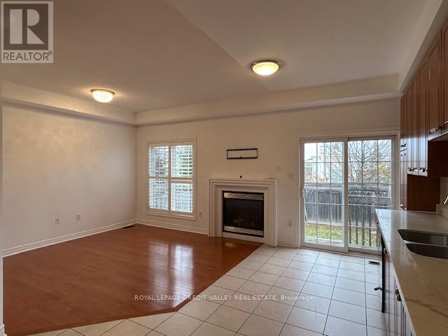 4 Blue Meadow Court, Markham, Ontario  L6B 0H9 - Photo 6 - N12569634