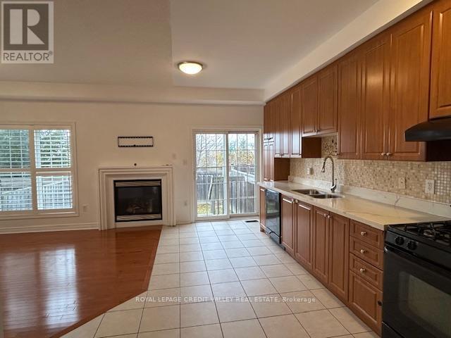 4 Blue Meadow Court, Markham, Ontario  L6B 0H9 - Photo 7 - N12569634