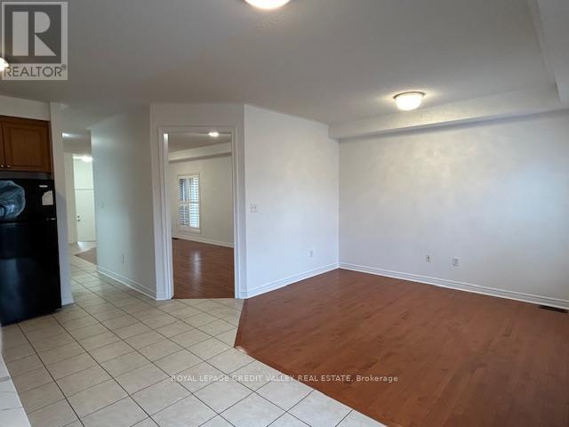 4 Blue Meadow Court, Markham, Ontario  L6B 0H9 - Photo 8 - N12569634