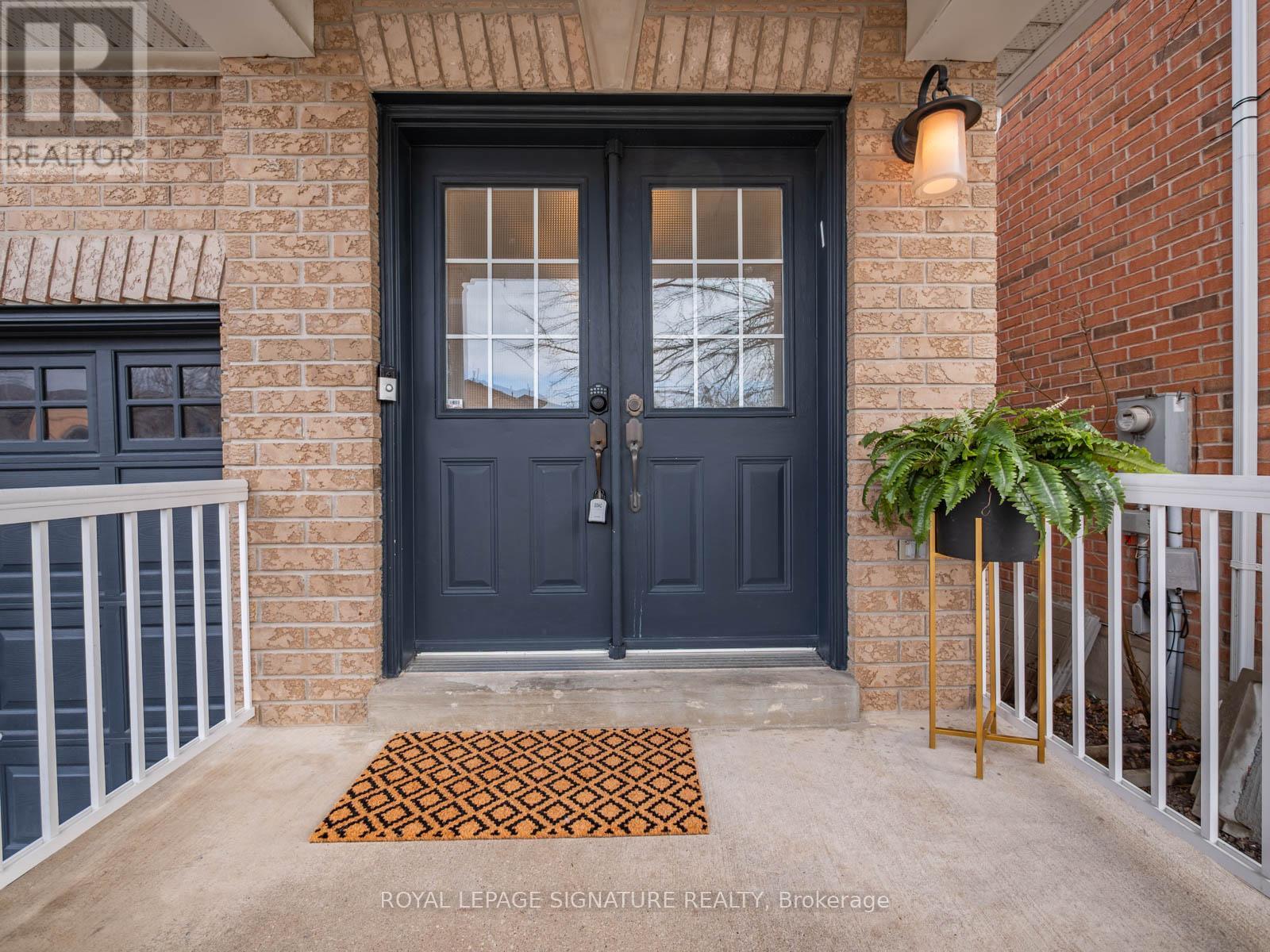 277 Bathurst Glen Drive, Vaughan, Ontario  L4J 9K8 - Photo 2 - N12569636