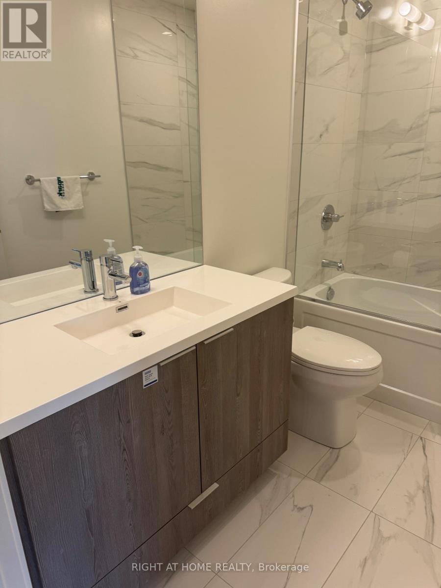 1110 Tower C - 8 Interchange Way, Vaughan, Ontario  L4K 0P8 - Photo 11 - N12557686