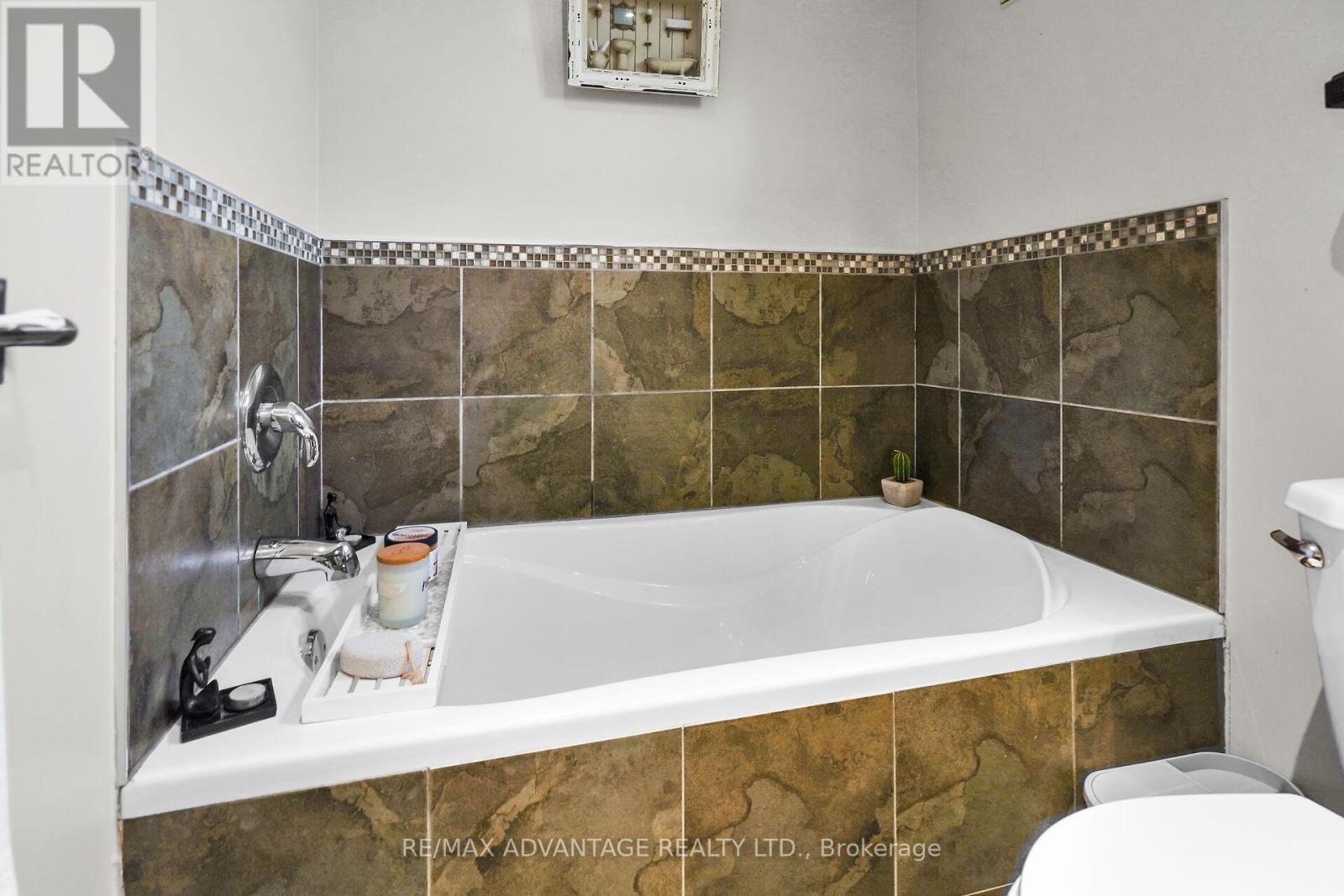 443 Sandringham Crescent, London South, Ontario  N6C 5B3 - Photo 26 - X12569668