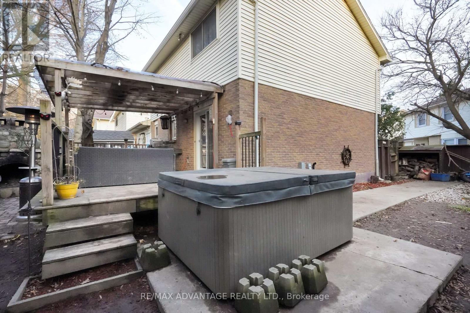 443 Sandringham Crescent, London South, Ontario  N6C 5B3 - Photo 44 - X12569668