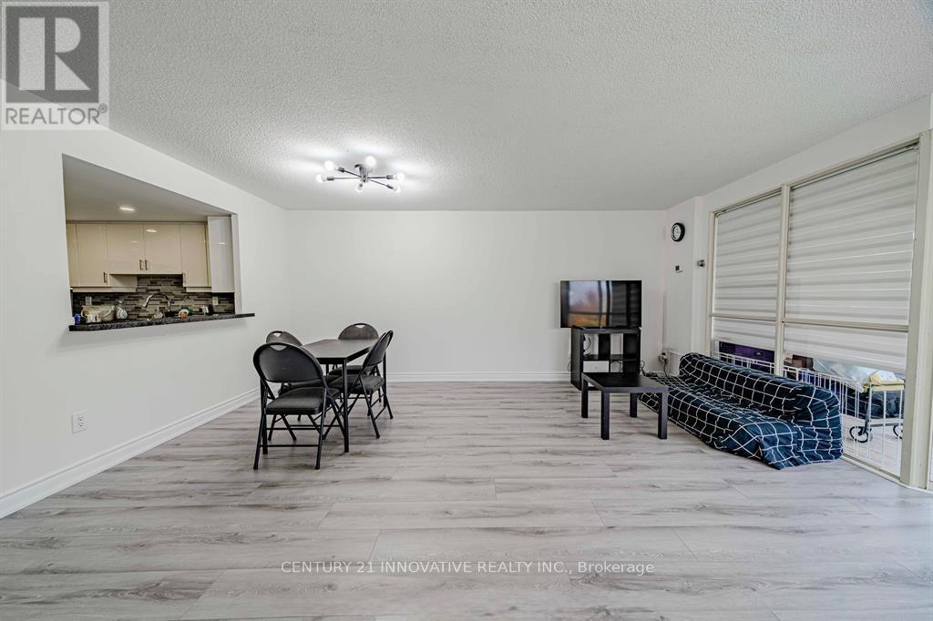 511 - 5 Weldrick Road W, Richmond Hill, Ontario  L4C 8S9 - Photo 4 - N12517810