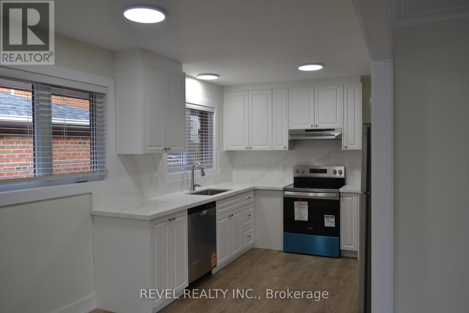 15 Cedar Brae Boulevard, Toronto, Ontario  M1J 2K1 - Photo 3 - E12569688